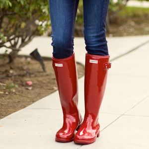 Perfect for fall! Red hunter boots 😍